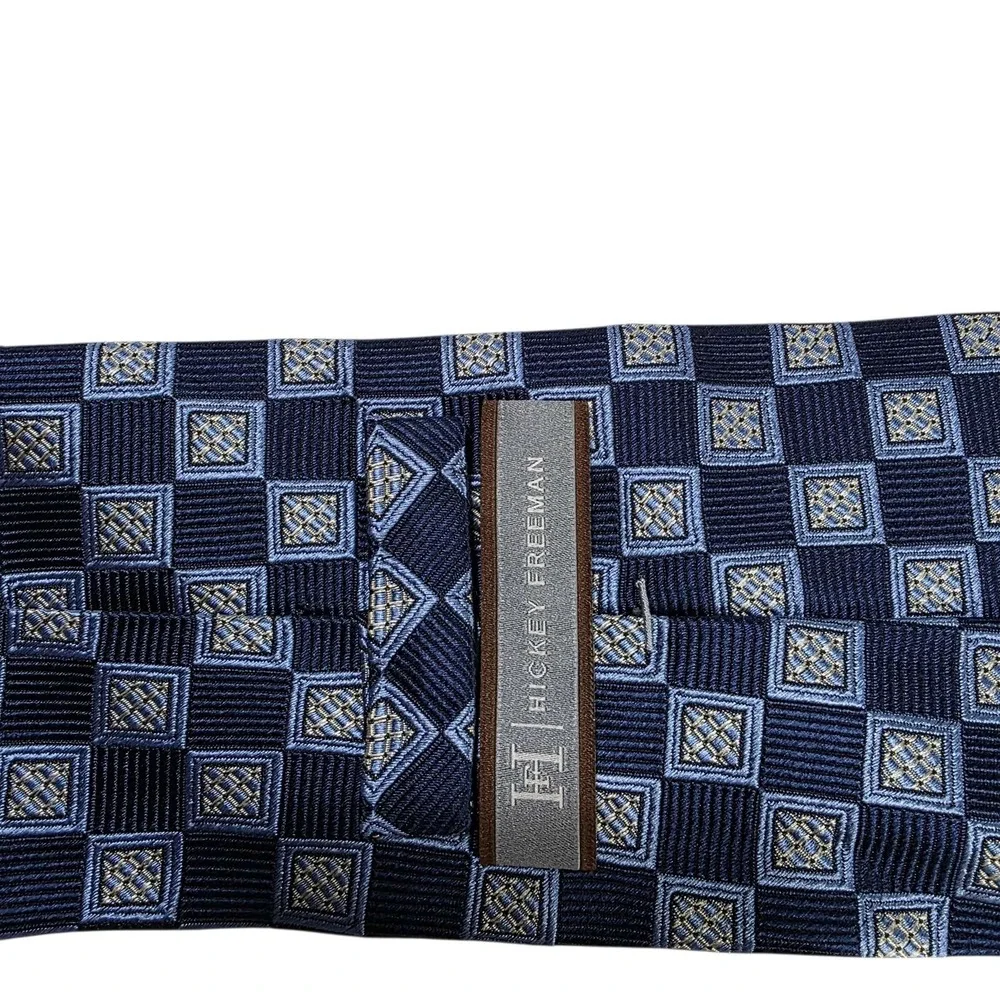 Hickey Freeman Mens Necktie Silk‎ Blue Square Pattern Hand Made in USA Luxury